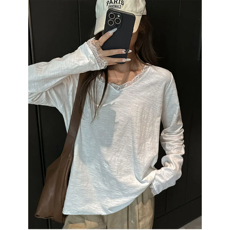 Übergroßes Lockeres T-Shirt für Damen Schwarz Weiß Herbst Weiches Spitzen-V-Ausschnitt T-Shirt Koreanische Streetwear Langarm-Oberteil Pullover
