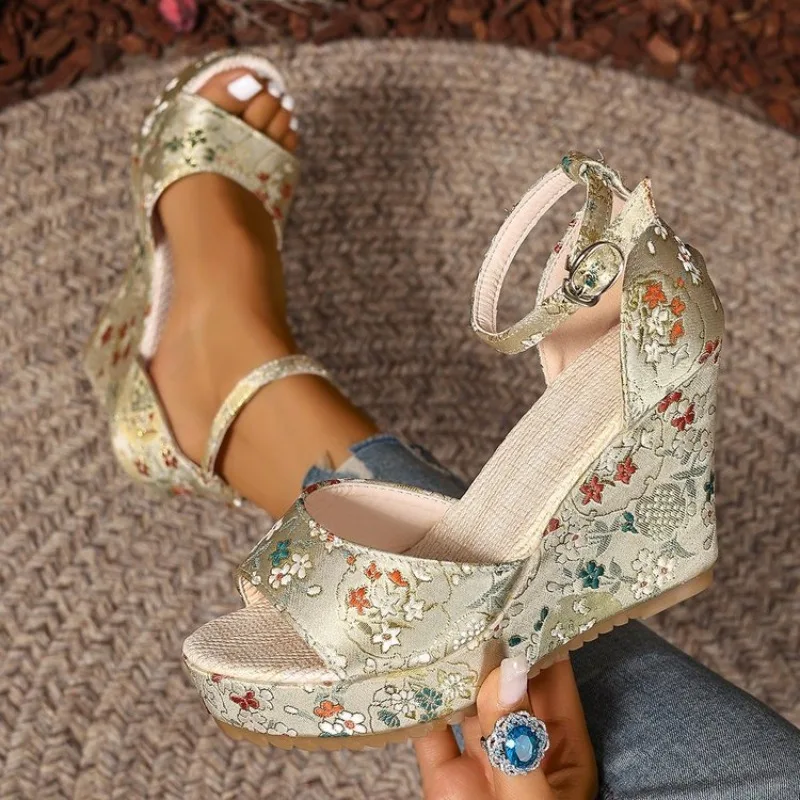 

Весенне-осенние модные женские босоножки с открытым носком на танкетке, удобные и сексуальные, для банкетов, новинка