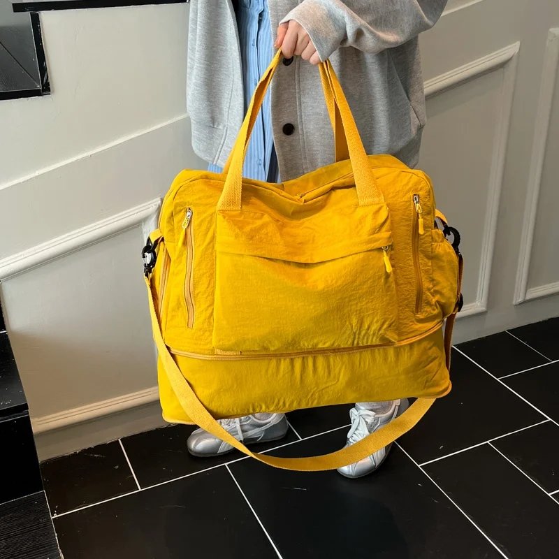 

Fashionable Waterproof Lightweight Travel Bag for Women Short Trip Fitness Bag Large Capacity Sports Bag Nylon Material Foldable