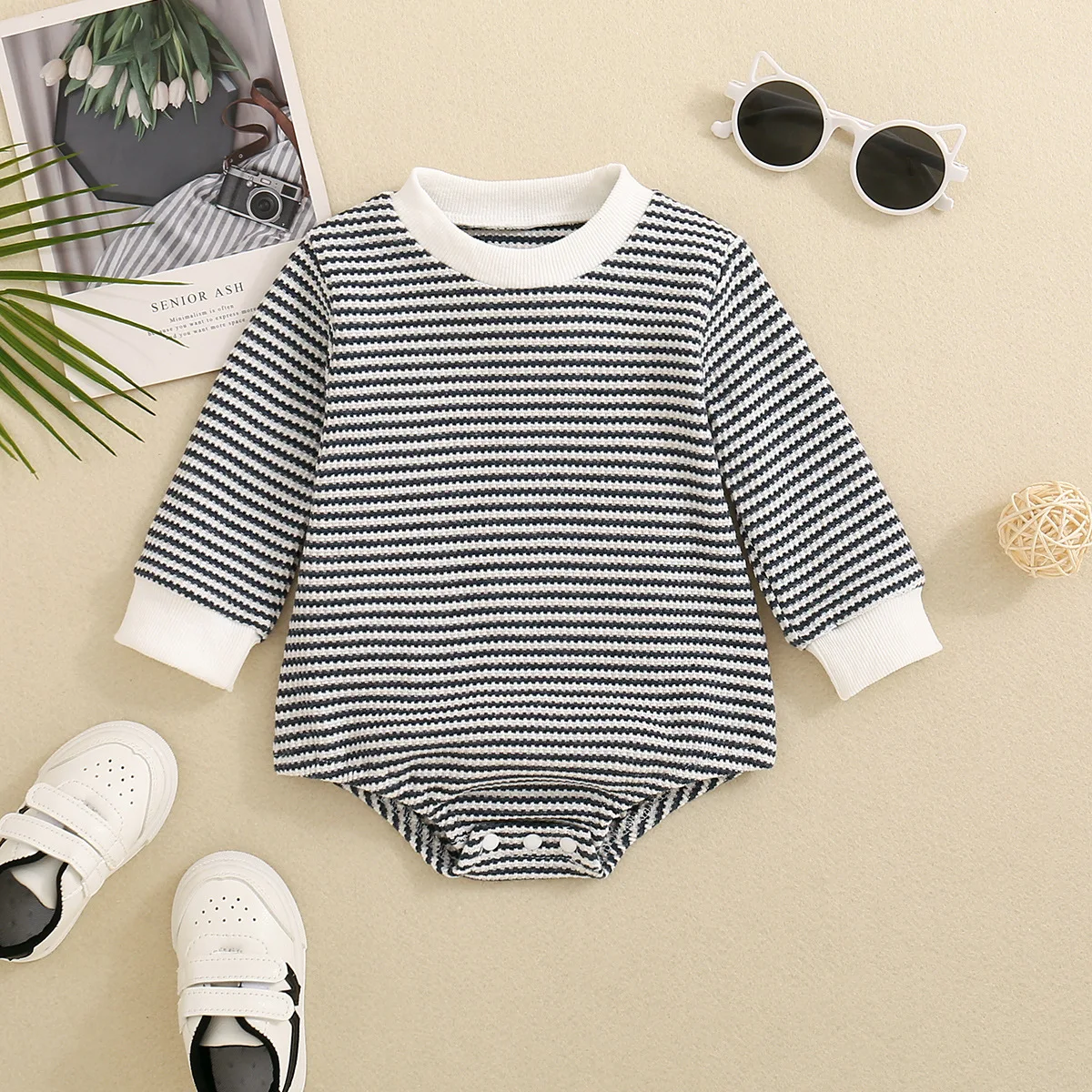 Neutral infant long-sleeved multi-color striped long-sleeved triangular Romper