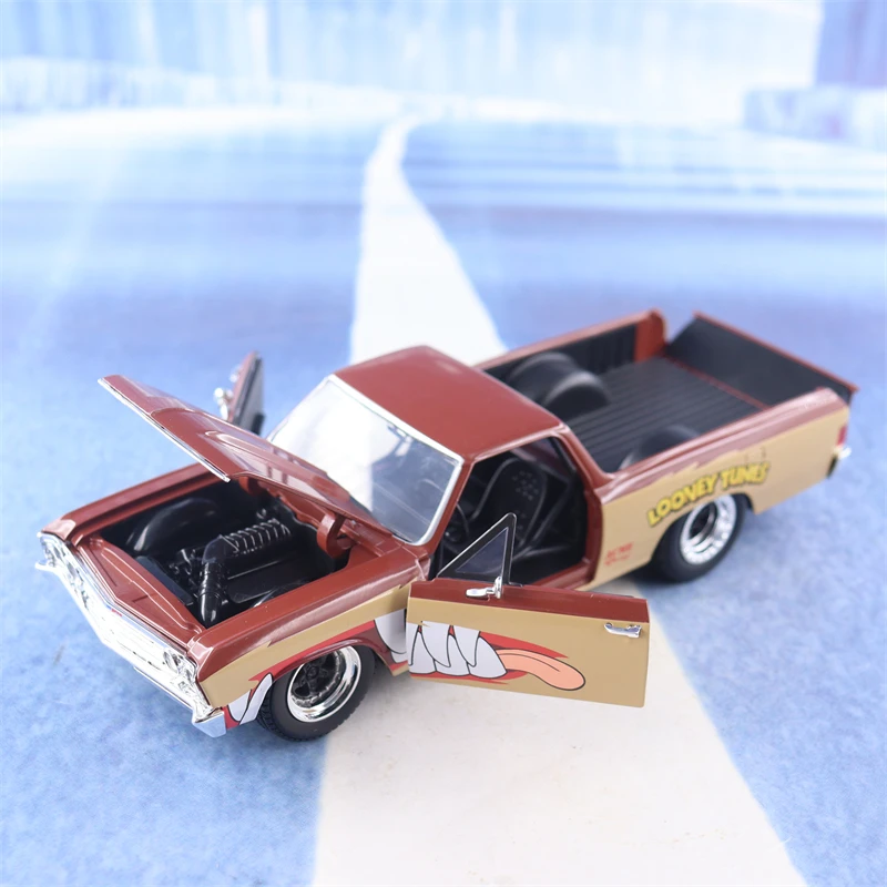 1:24 1967 Chevrolet EL Camino High Simulation Diecast Car Metal Alloy Model Car decoration display collection gifts J344