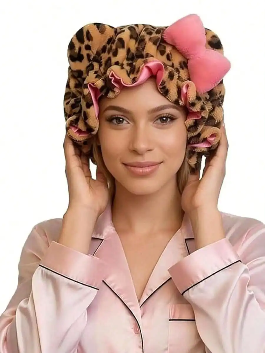 1 Stück Luxuriöse Schlafmütze mit Leopardenmuster aus Rosa Teddyfleece, Verstellbare Anti-Frizz-Mütze mit Satinfutter, Bequem Dehnbar – Detail 1