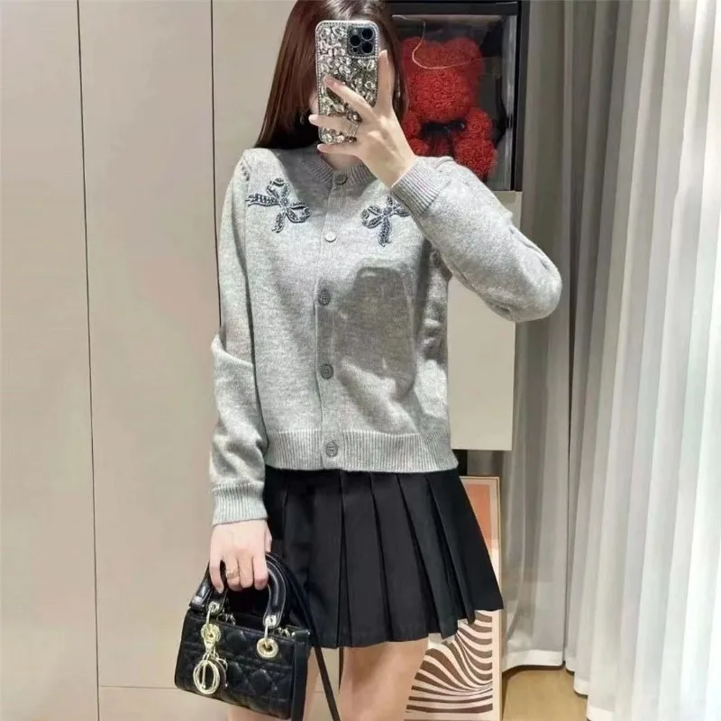 Mujer Otoño Invierno Casual botón Color sólido tejido ropa de mujer simplicidad diamantes cárdigan ajustado suéter de manga larga Tops