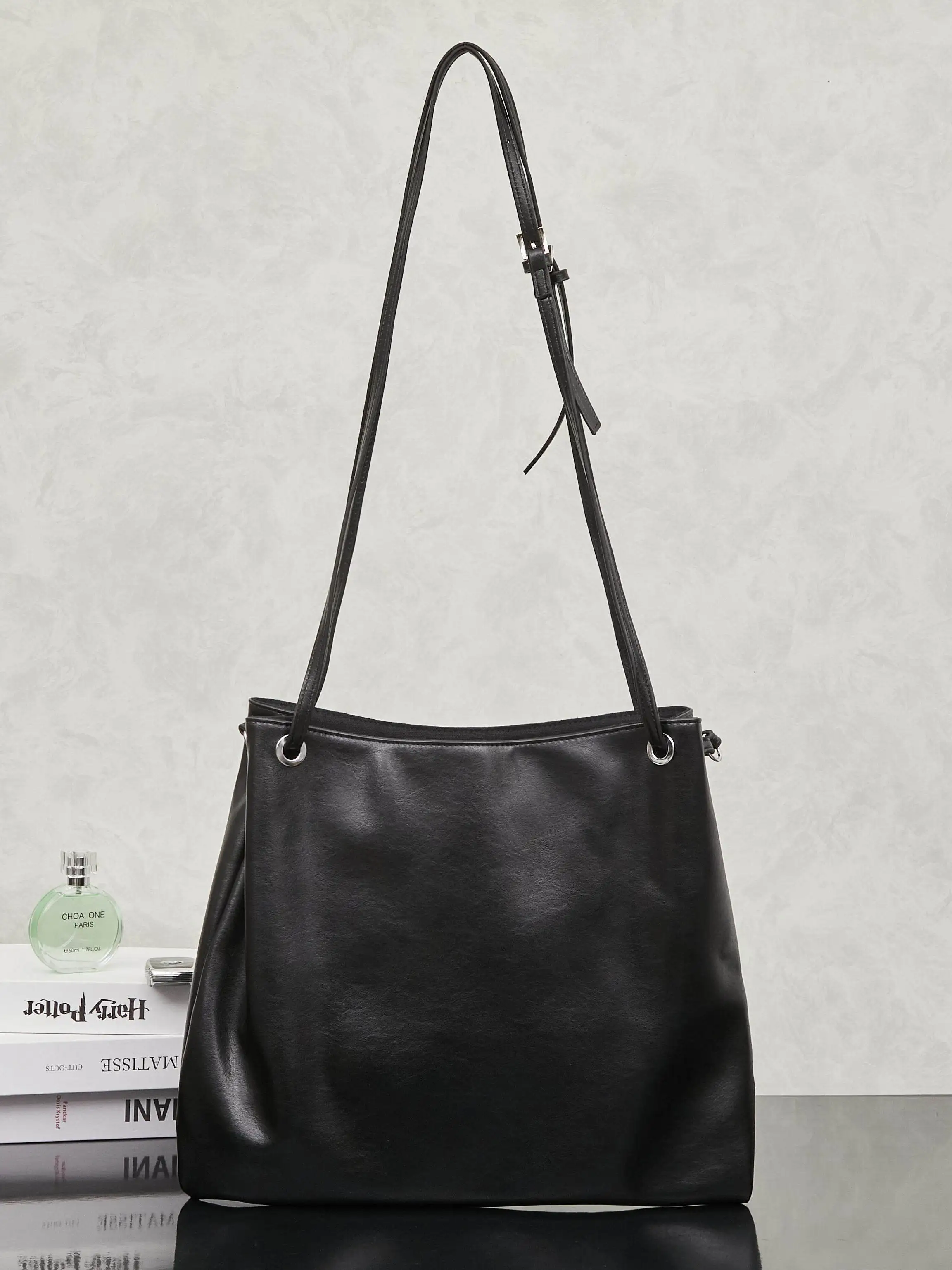 Black leather tote for men and women large capacity single shoulder crossbody bag