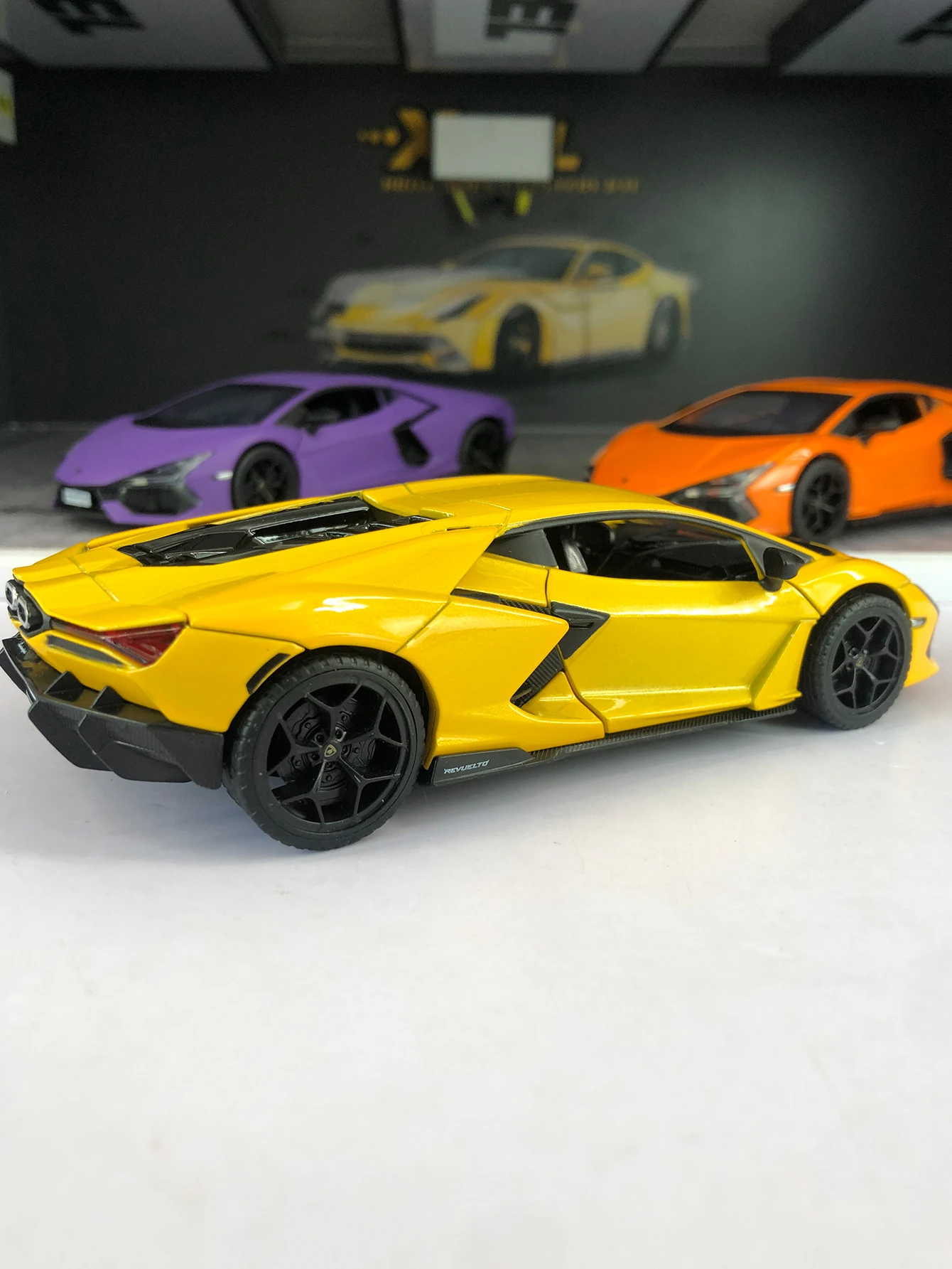 1:32 моделирование цинкового сплава Lamborghini revu aand, статическая модель, металлический коллекционный подарочный автомобиль