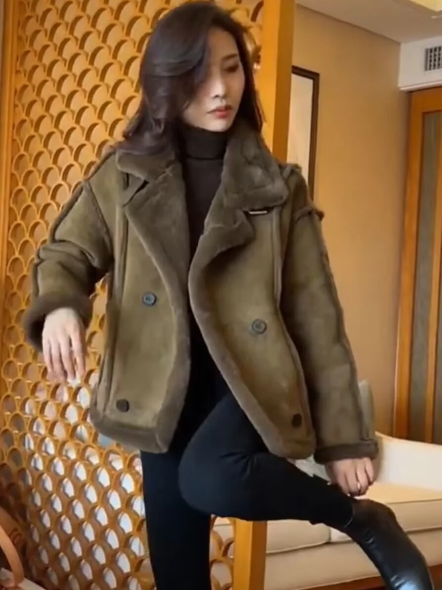 Casaco de Inverno Feminino Elegante e Versátil de Couro e Pele Integrados, Popular entre Influenciadores