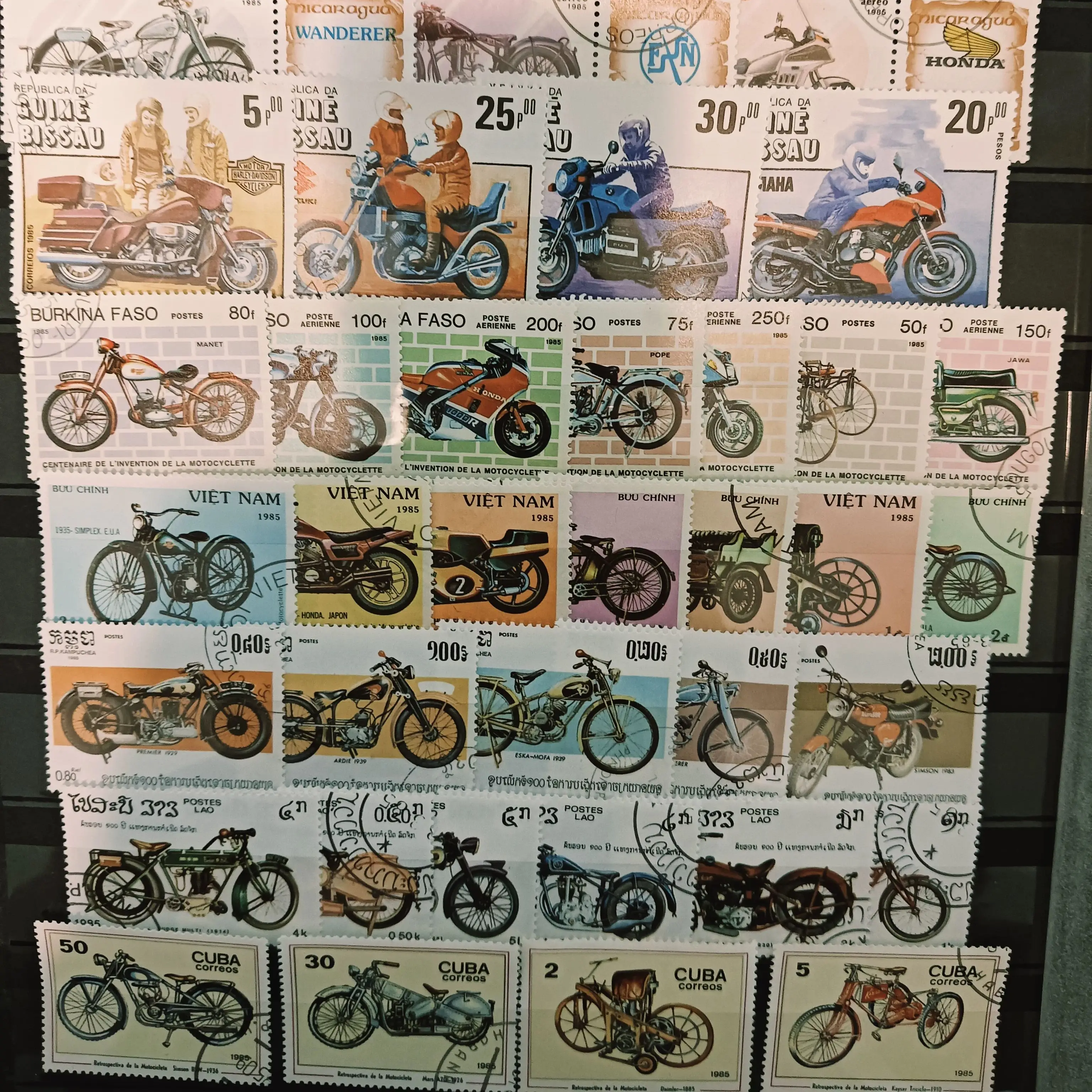 Motorcycle 40PCS/Lot Topic Stamps World Original Postage Stamp with Postmark Good Condition Collection No Repeat