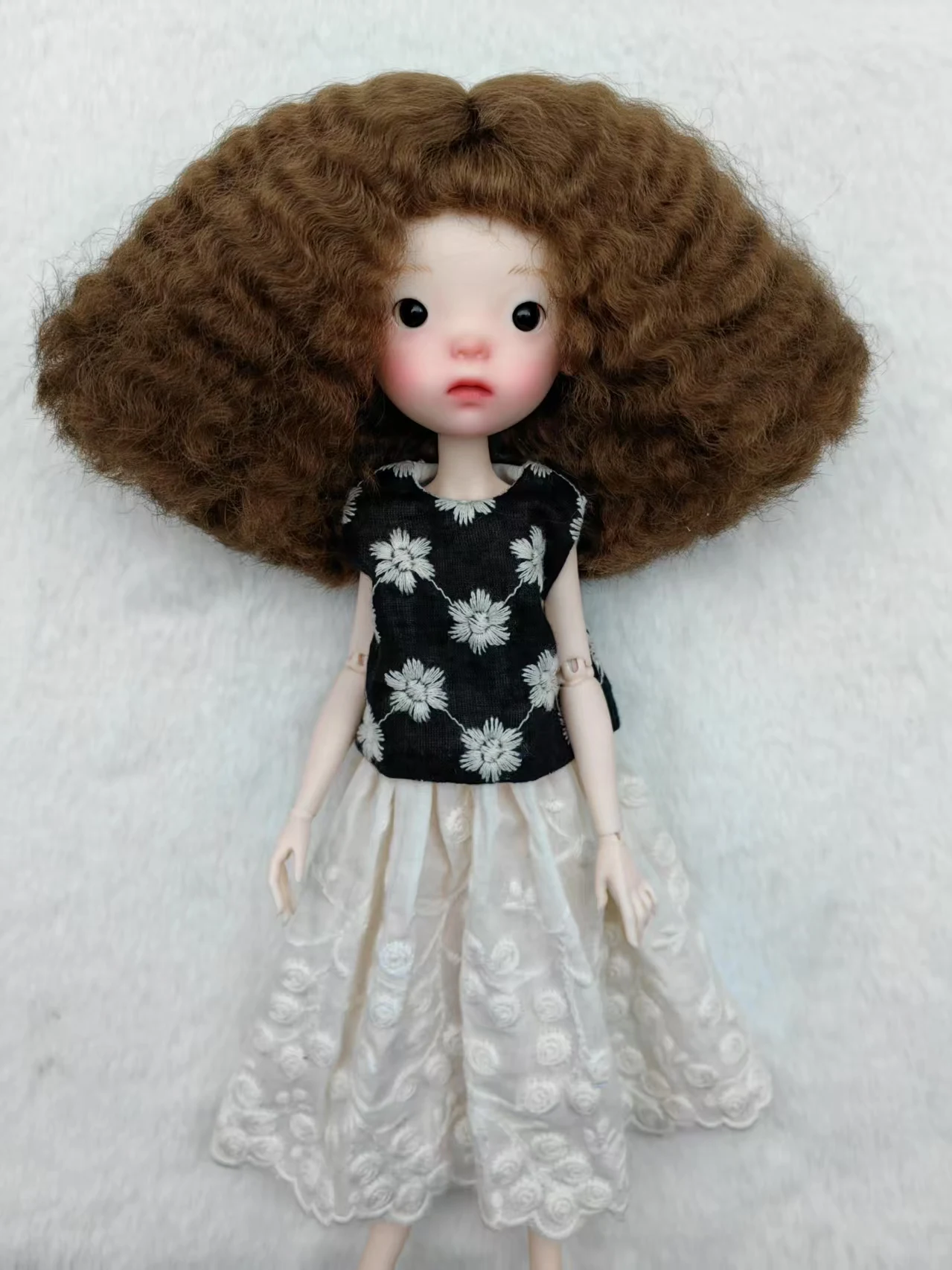 

Kari Doll Натуральный мохеровый маленький рулон взрыва парики для Landazz Landoudou Doll 16 см окружность головы