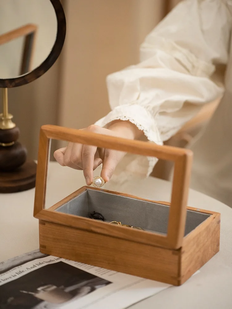 

Новая деревянная шкатулка для украшений 2025 года, маленькая, настольный органайзер, высокая эстетическая ценность, ручная работа, винтажный стиль, без замка, для дома