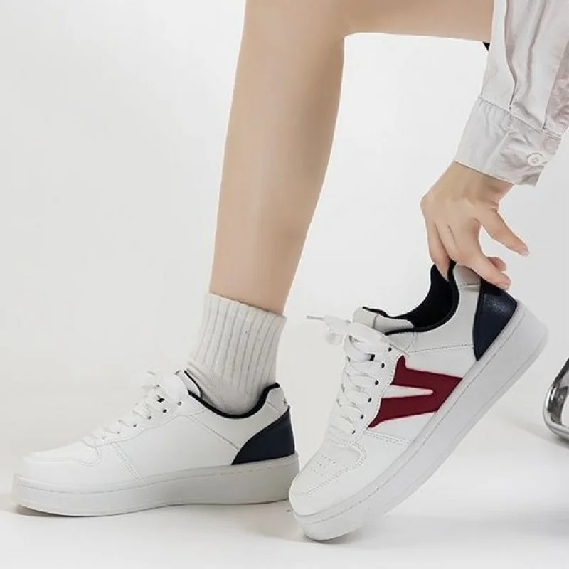 Zapatillas de deporte blancas con bloques de Color para mujer, versión coreana, estilo universitario, versátiles, a la moda, estilo callejero, otoño 2025