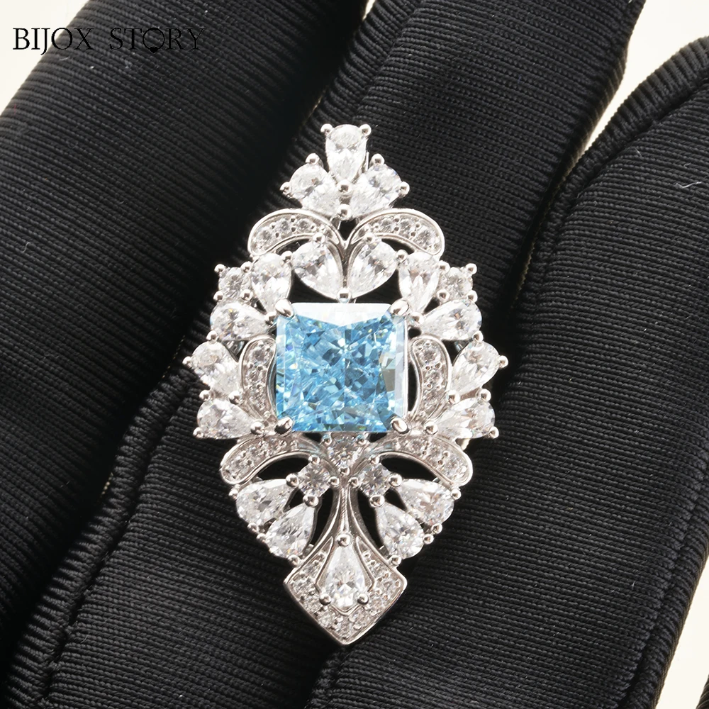 Sparkling 925 Sterling Silver pendant necklace with 2ct blue color creative Diamond Pendant Necklaces Women Party Gift Wholesale