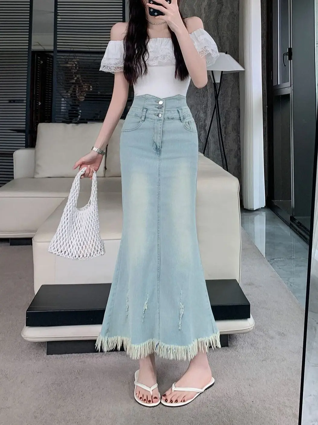 

Retro American Light Blue Frayed Hem Denim Halter Skirt Women's High Waist Fish Tail Skirt Summer New Style Age Reduction