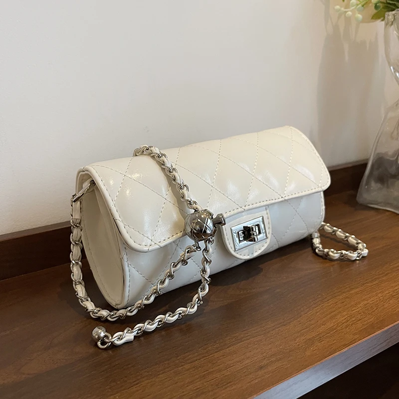 

Luxury Designer Paris Fashion Tote Bag For Elegant Women Business Commuter With Large Capacity Trendy Design