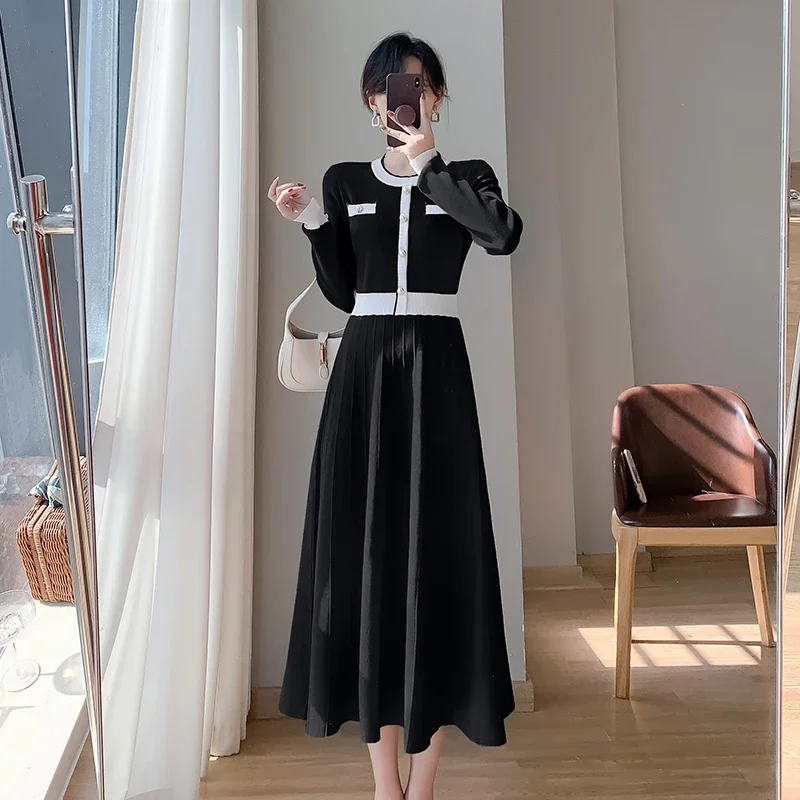 Neue Herbst Winter Frauen Rot Hit Farbe Gestrickte Gefaltete Kleid Elegante Lange Hülse O-ansatz Perle Taste Pullover Langes Kleid
