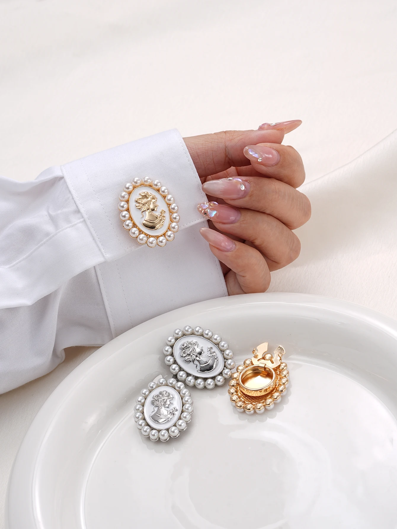 1/2/4/50PCS Luxury Pearl Shirt Cufflinks Women's Elegant Gemstone Button Covers Fashion Jewelry Decorative Clothing Accessories