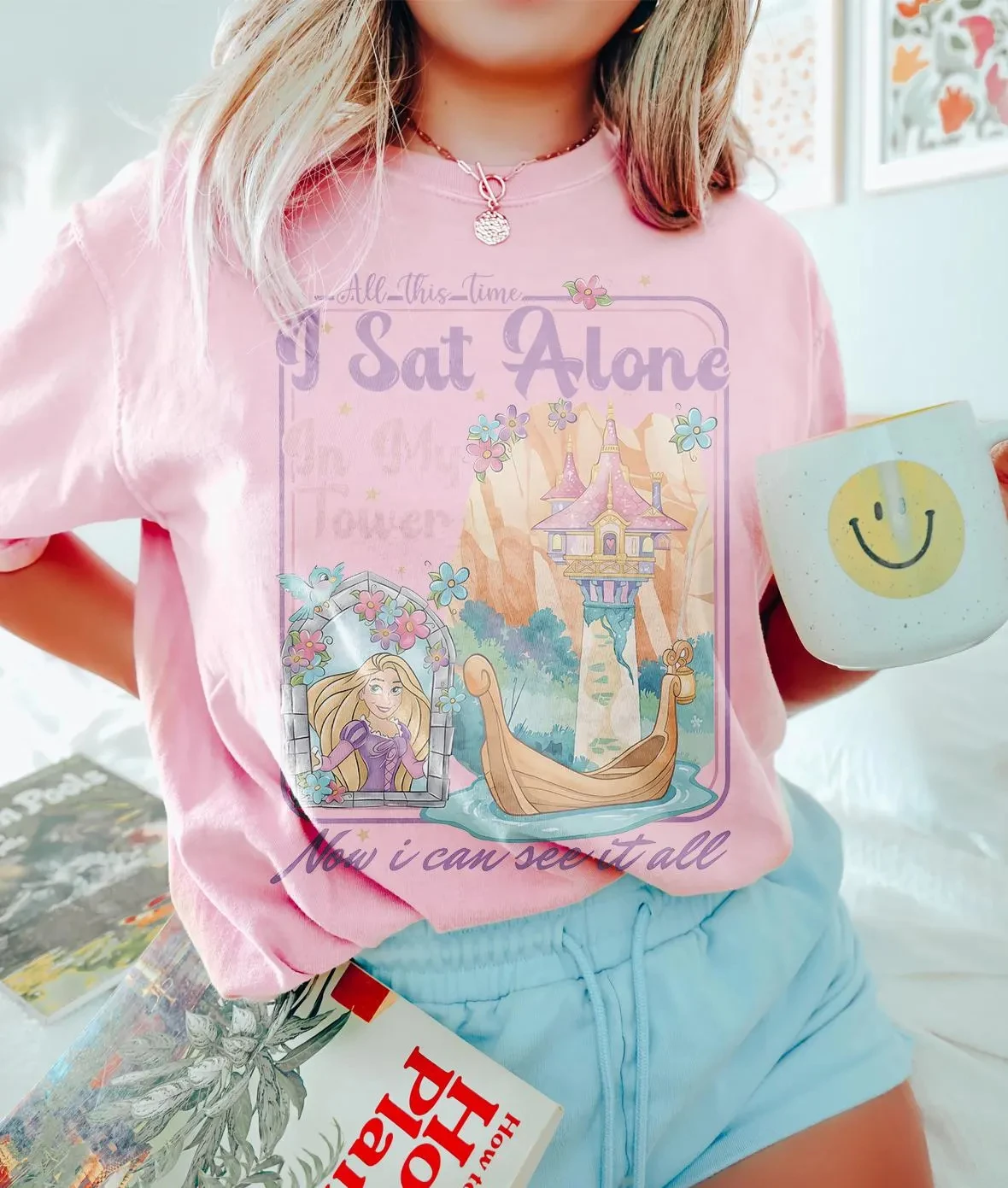 

2026 NEW The always lonely "Long-haired Princess T-shirt, Magic Kingdom Girl Parade T-shirt" in the tower