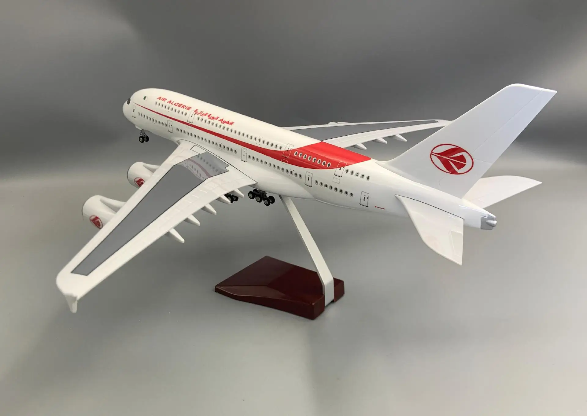 Model samolotu Airbus A380 AIR Algeria w skali 1:160, 47 cm, odlew żywiczny, zabawka dla dzieci, do ekspozycji, na prezent, do kolekcji.