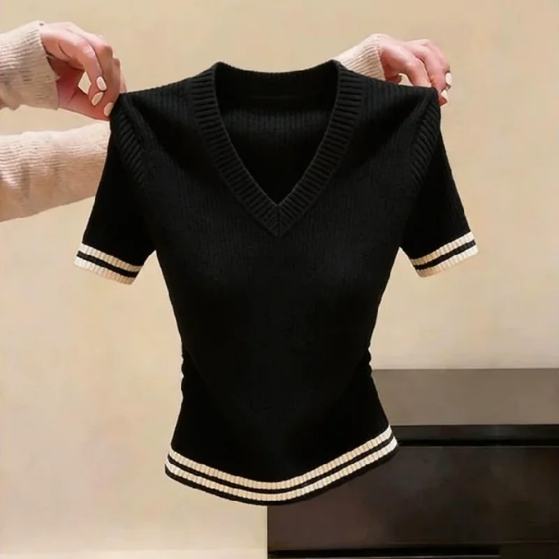 Elegant Colour-blocked Summer Knitwear T-shirt 2026 New Women's Fashion V-Neck Regular Length Ribbed Knitted Top