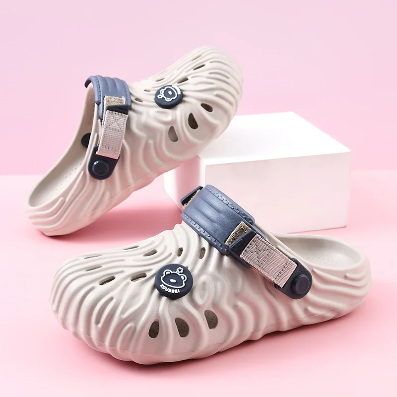 

Суперлегкие новые модные туфли с отверстиями на носке, мужские и женские тапочки, нескользящие тапочки для внешнего ношения.