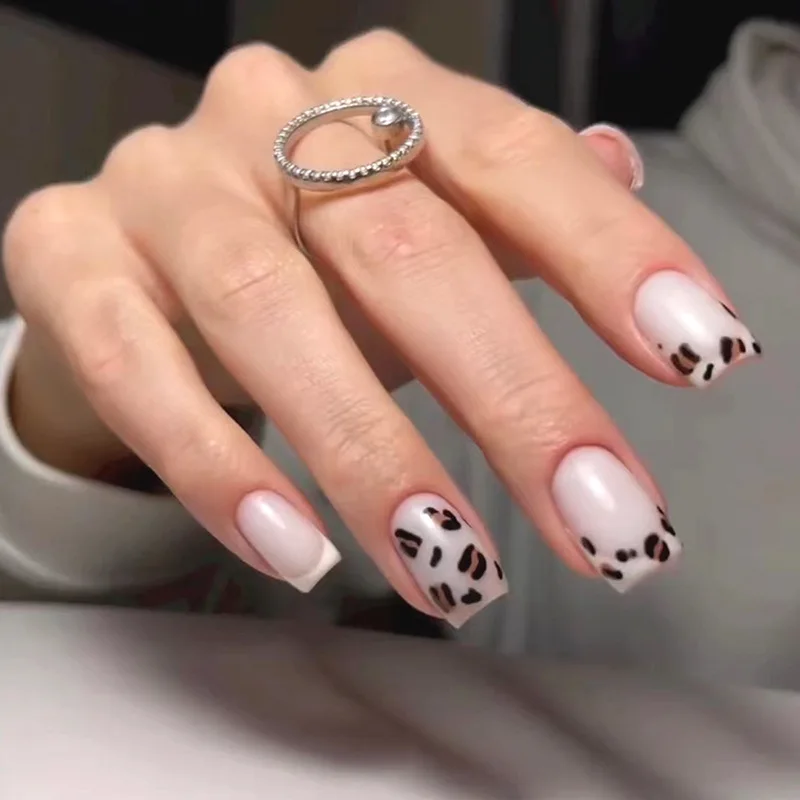 24 pçs amêndoa unhas falsas laranja leopardo impresso imprensa em unhas cobertura completa acrílico unhas falsas remendo para mulheres diy manicure arte