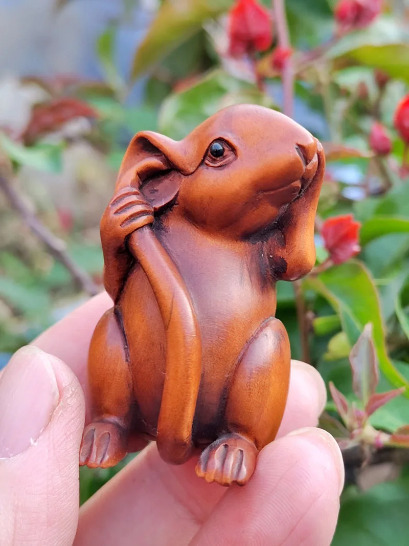 

GX981 - 20 Years Old " Hand Carved Boxwood Netsuke : Lovely Standing Mouse