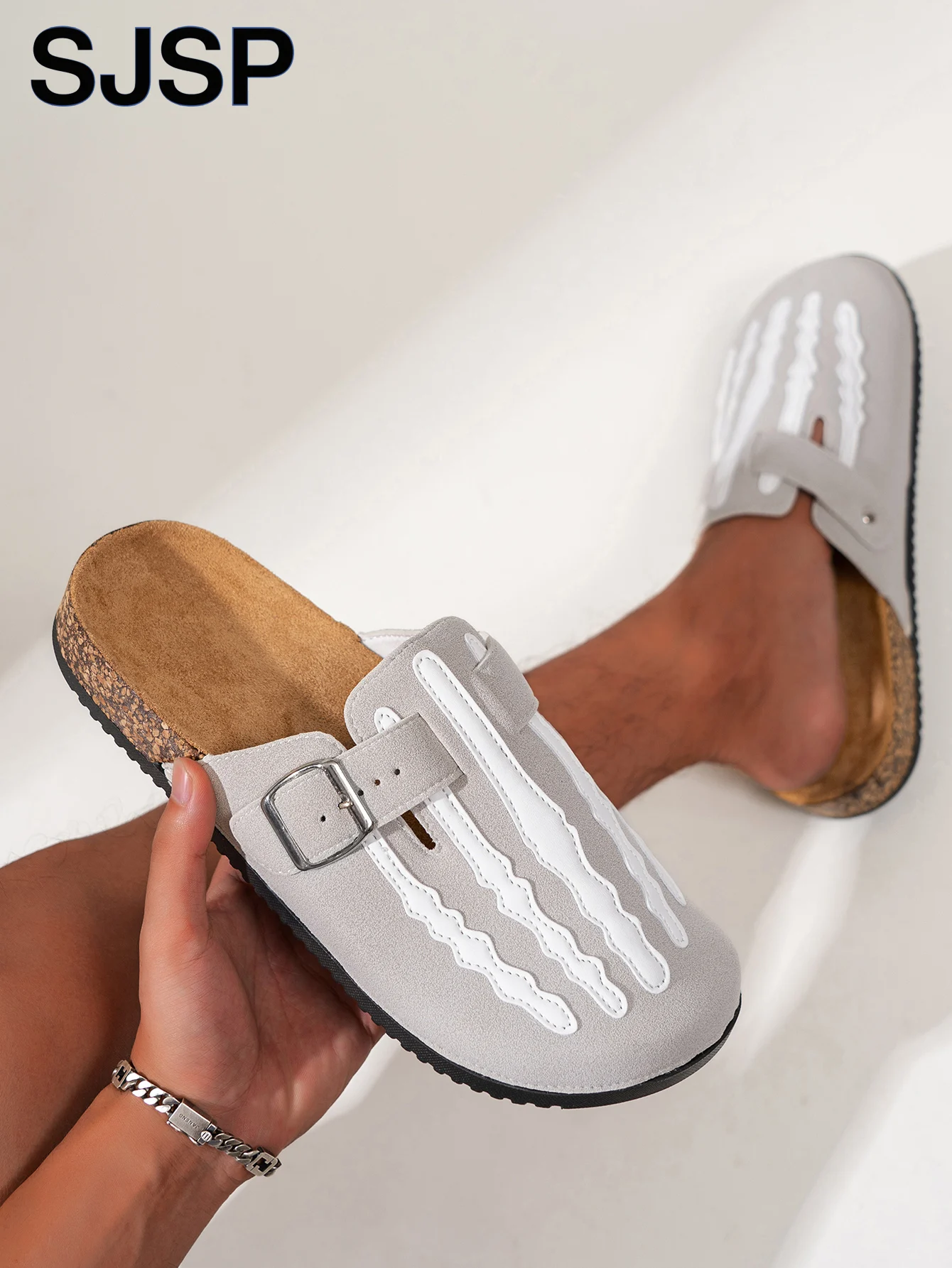 Men's New Half-Slip Halloween Trendy Skeleton Print Slip-On Design Sandals, Closed-Toe Low-Top Buckle Strap Casual Slippers, Suitable for Indoor and Outdoor Wear, Spring, Summer, and Autumn, Unique Street Style Simple Design Sandals, Suitable for Daily Walking, Leisure Vacations