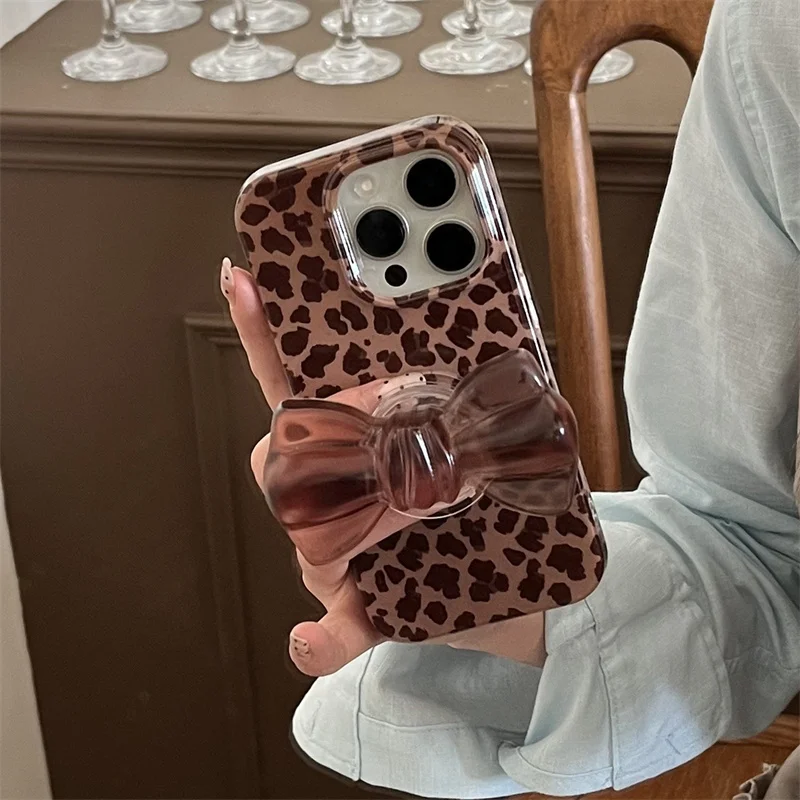 

Fashion Korean Brown Leopard Print Phone Case For iPhone 17 Pro 16 15 14 Pro Max Cover with Bow Stand Lovely Protective Cases Fu