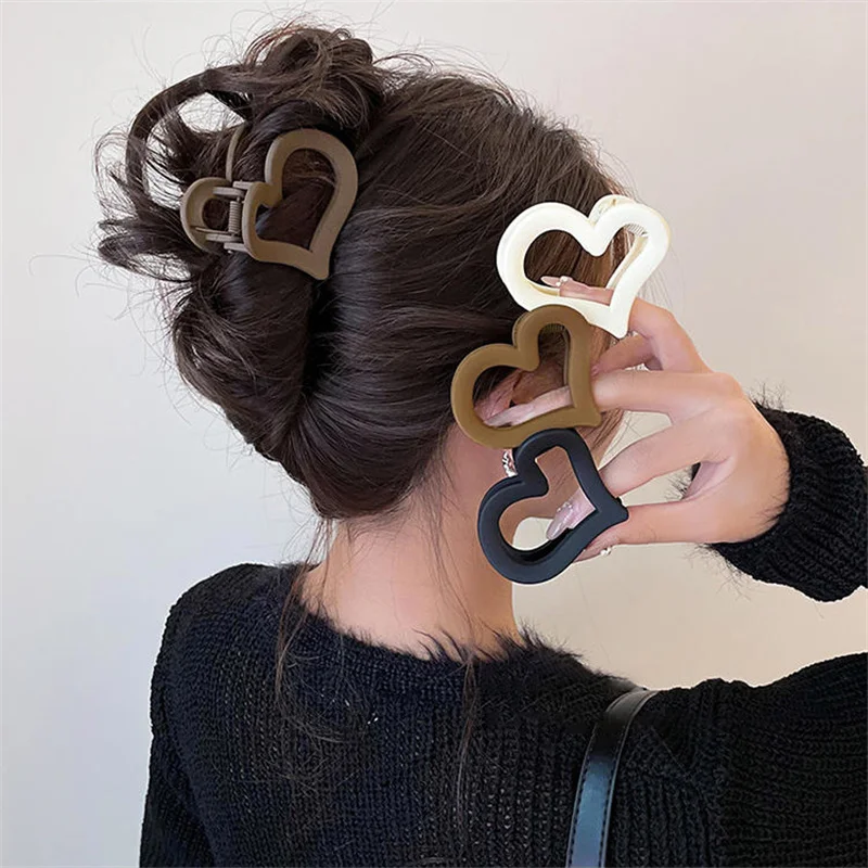 4pcs/set Plastic Hair Claw Clip Small Matte Color Hollowed Square Heart Geometric Shark Clips Hair Clip Women Hair Accessories