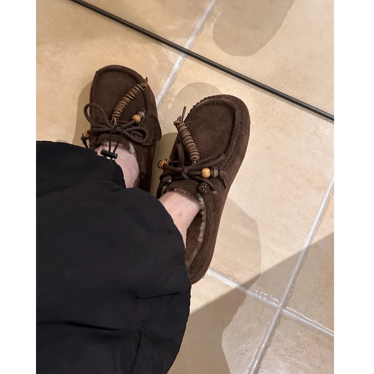 

Коричневые женские тапочки-слипоны на флисовой подкладке, повседневные, легко надеваемые, удобные, осенне-зимние