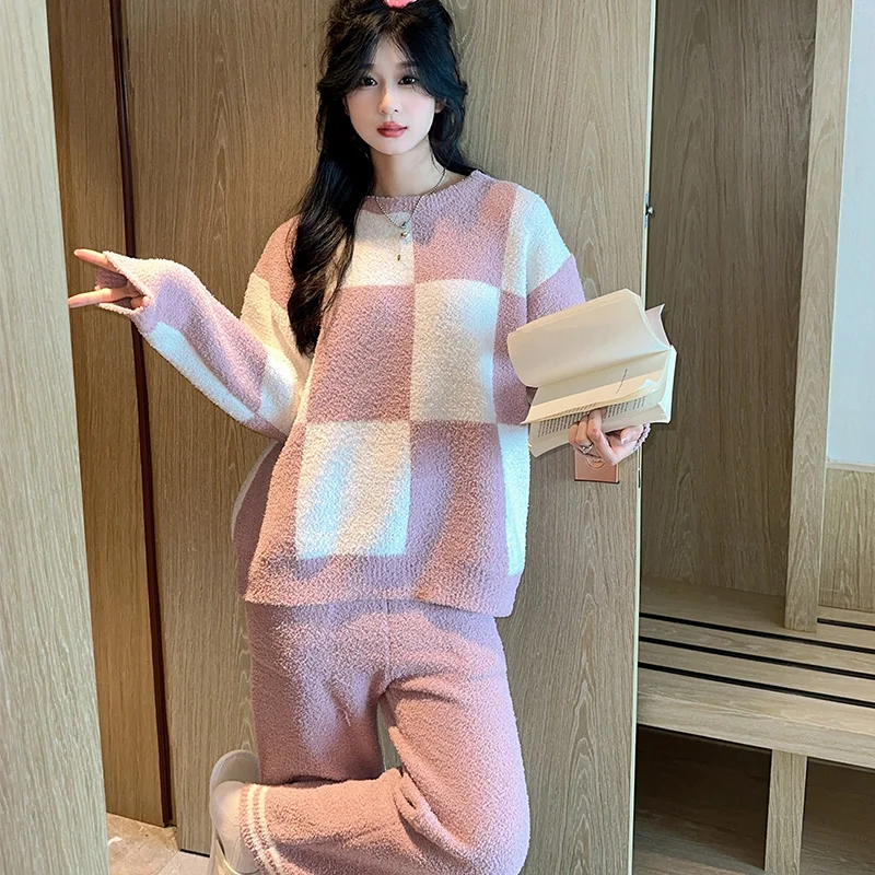 2023 New Coral Fleece Pajama Setwarm Long Sleeve Round Neck Home Clothes for Women Simple Checkerboard Sleeping Wear for Women