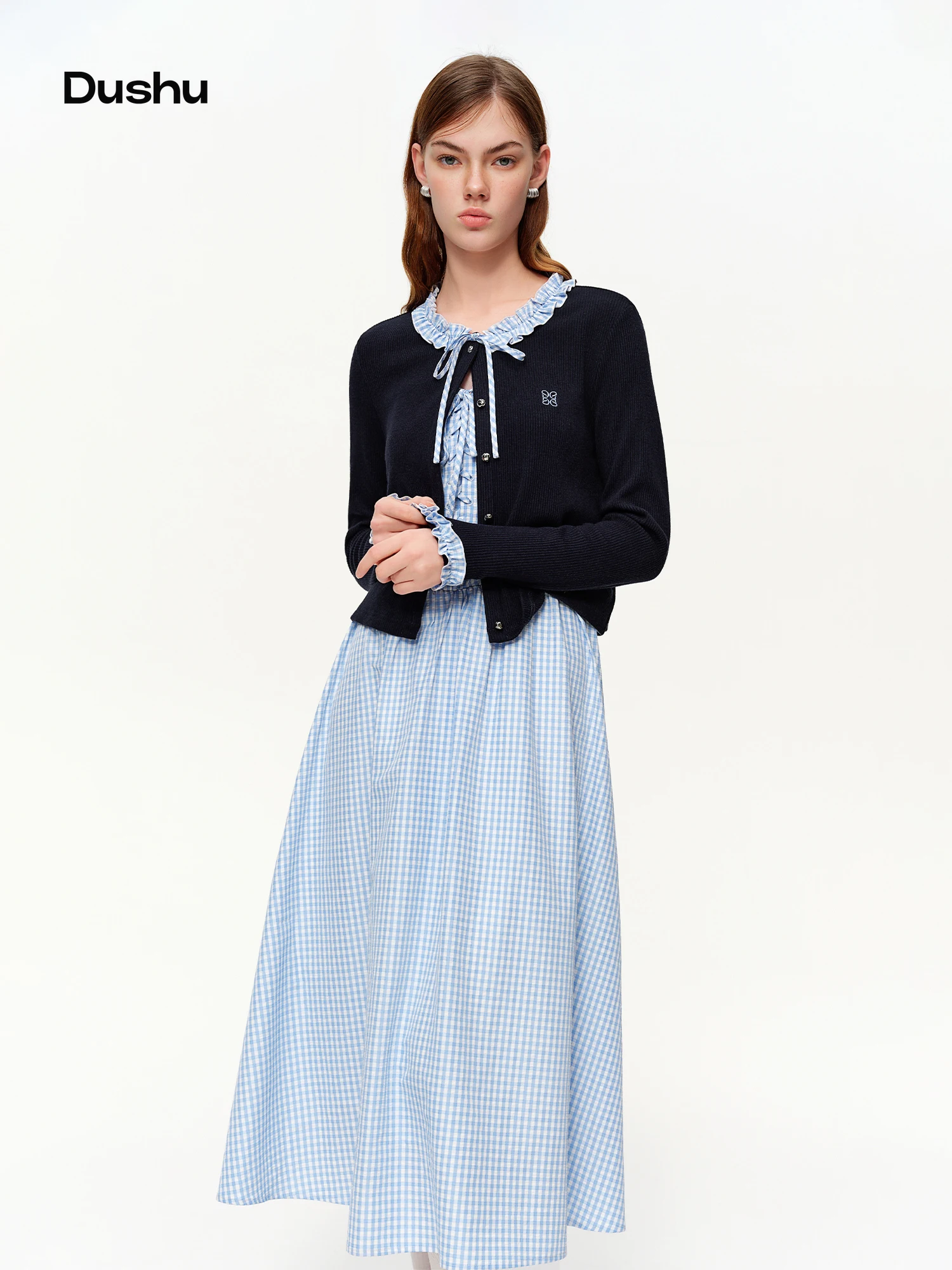 

Комплект DUSHU 【Blue Note Memory】: вязаный кардиган и платье на бретелях, новая весенняя коллекция 2026, облегающий костюм-двойка