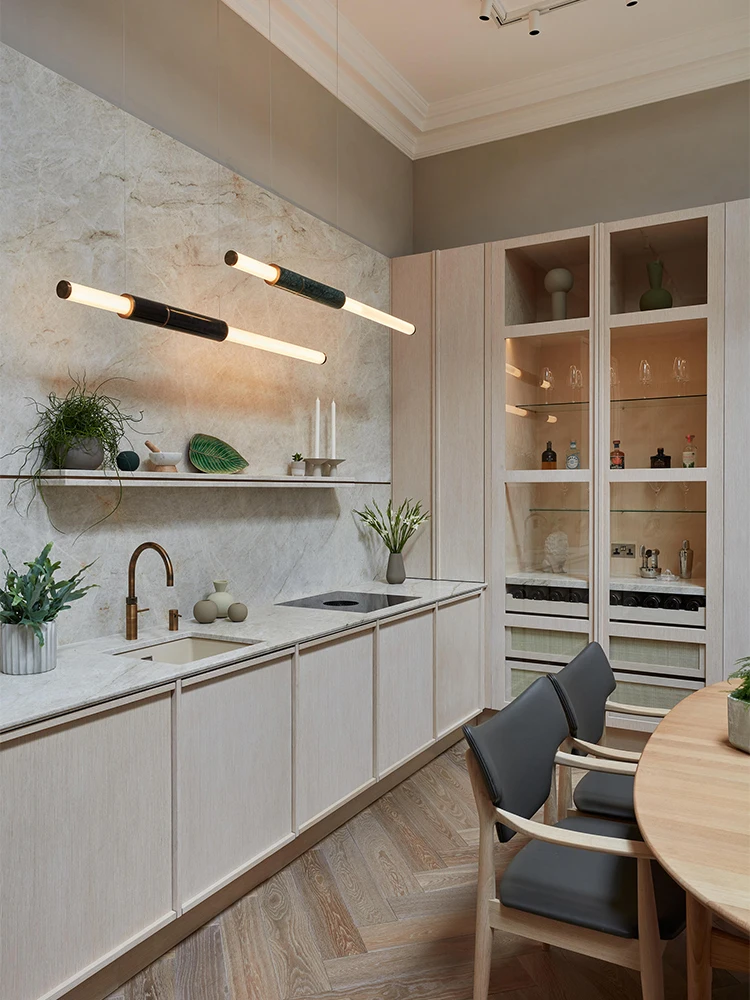 قم بترقية منزلك باستخدام ثريا الرخام الخطي الرائعة LED 2025 المصنوعة من وظيفة يعتم حجر المرمر الطبيعي