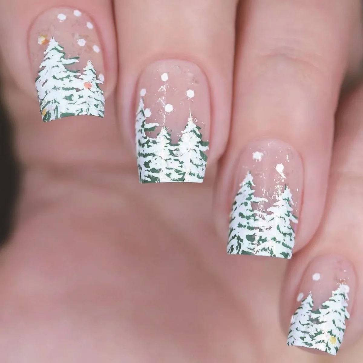 

24pcs Christmas Press on Nails Christmas Tree Snowflake Fireworks Fake Nail Patch Full Cover Wearable 2025 New Year False Nails