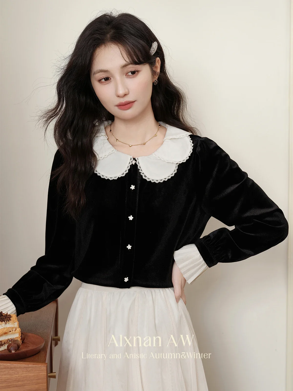 ALXNAN Women's Temperament Velvet Shirts Patchwork Doll Collar Pleated Cuff Floral Buttons 2024 Autumn Winter Female Tops L51706