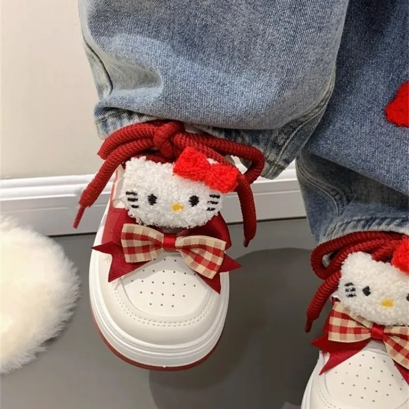 Oryginalne Sanrio Hello Kitty wino Retro czerwone białe buty damskie 2024 wiosna nowe damskie wszechstronne trampki na platformie