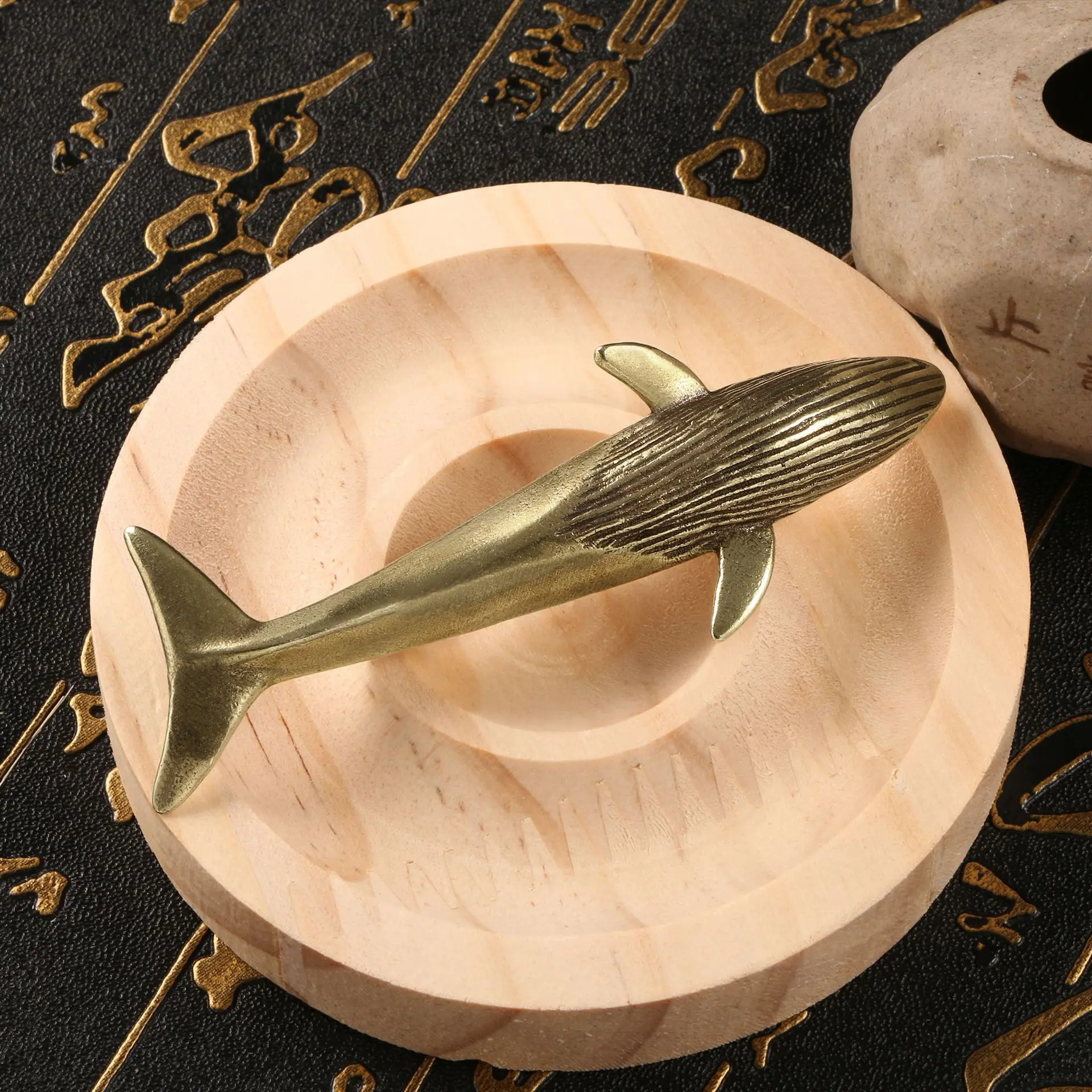 Solid Brass Miniature Blue Whale Shark Figurine Antique Finish Feng Shui Ornament for Bookshelf Desktop Gift
