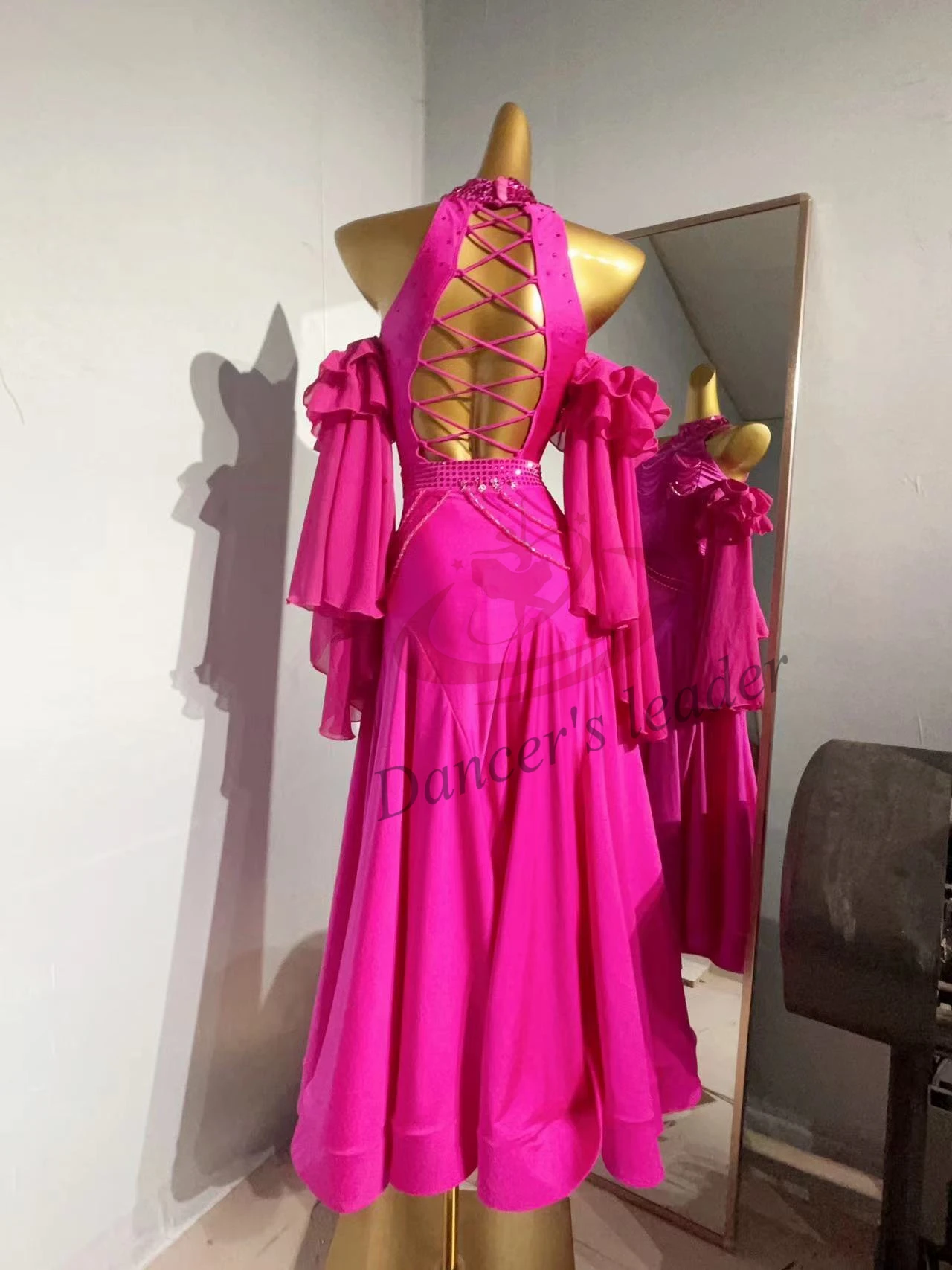 Vestido de baile latino de gama alta personalizado sin mangas rosa con borlas de diamantes Chacha Tango ropa profesional de escenario para mujer