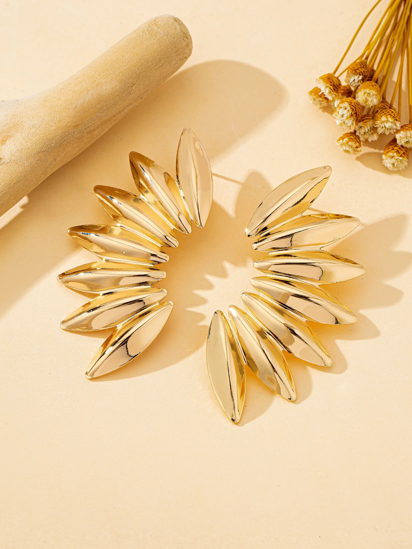 Women's Metal Wing-Shaped Earrings, Gold and Silver Multi-Layered Leaf-Shaped Exaggerated Large Fan-Shaped Earrings, Trendy Party Accessories