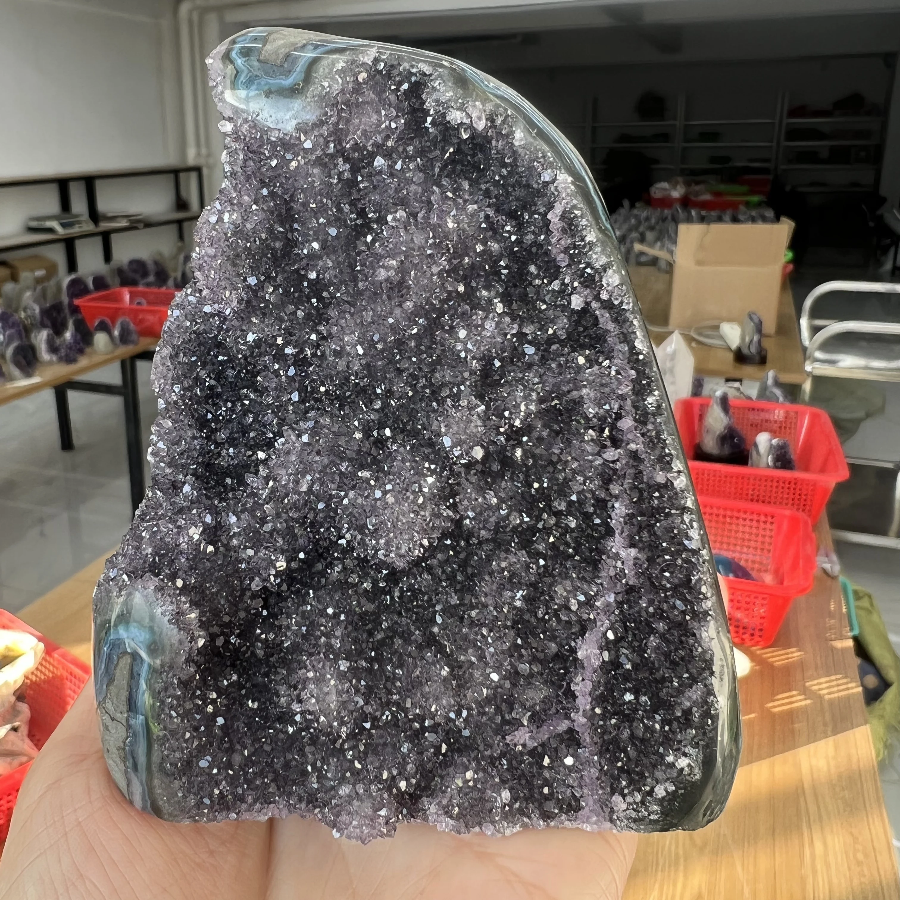 759g 10.5cm Natural Uruguay Dream Amethyst Quartz Crystal Cluster stand