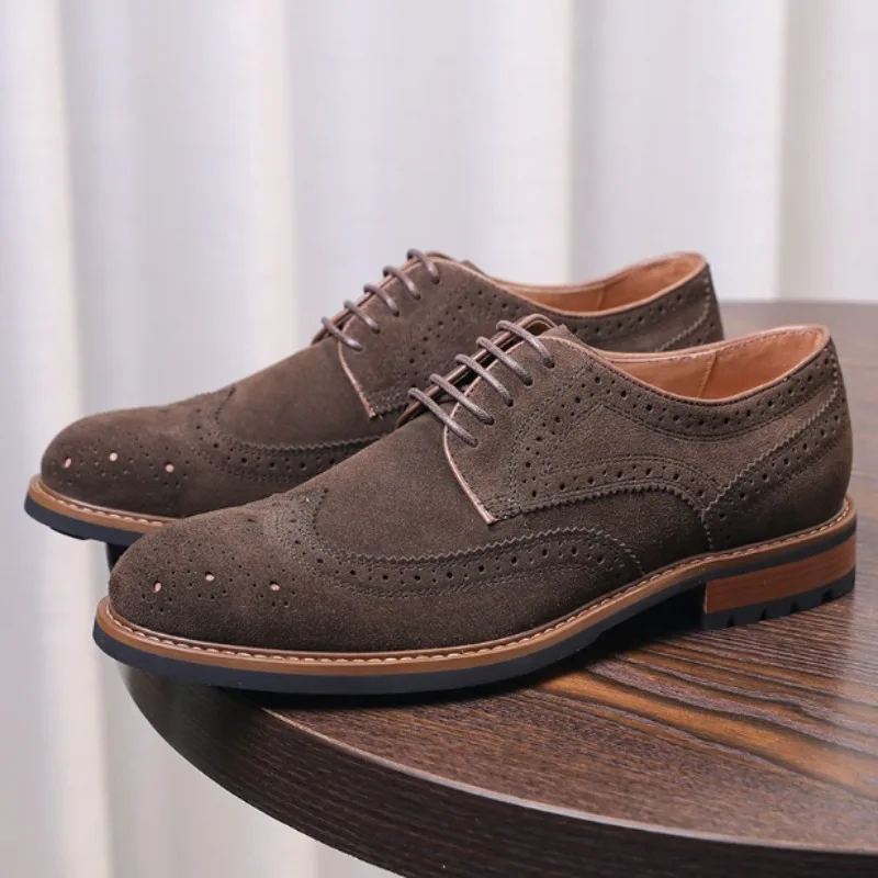 

Luxury Cow Suede Mens Brogues Dress Shoes Handmade Quality 2025 Autumn Fashion British Style Genuine Leather Wedding Shoes Man