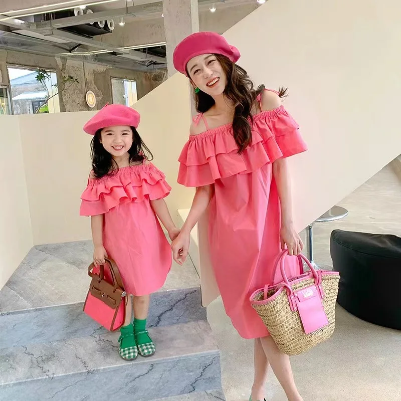 

Ruffled Mother Daughter Matching Dresses Family Look Off-Shoulder Mommy and Me Clothes Boat-Neck Women Girls Cotton Dress 2024