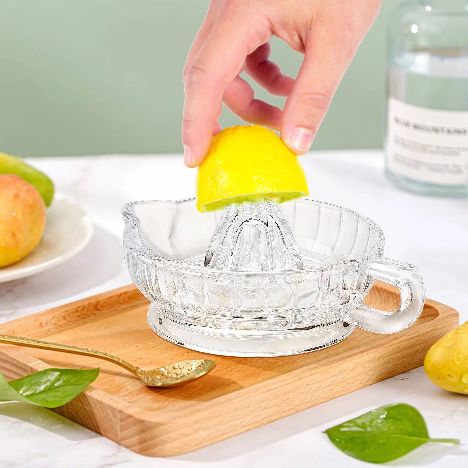 

Lemon Orange Manual Fruit Juicer Glass Kitchen Accessories Tool with Handle Pour Spout Citrus Raw Hand Pressed Juice Maker