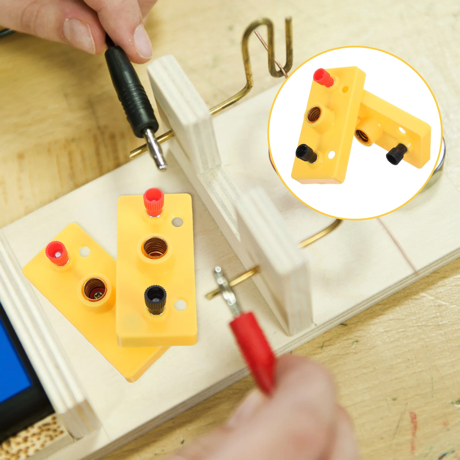 

2Pcs Small Light Socket Holder for Science Stem Projects Basic Electricity Experiment Kit Screw Type Lamp Base Accessories