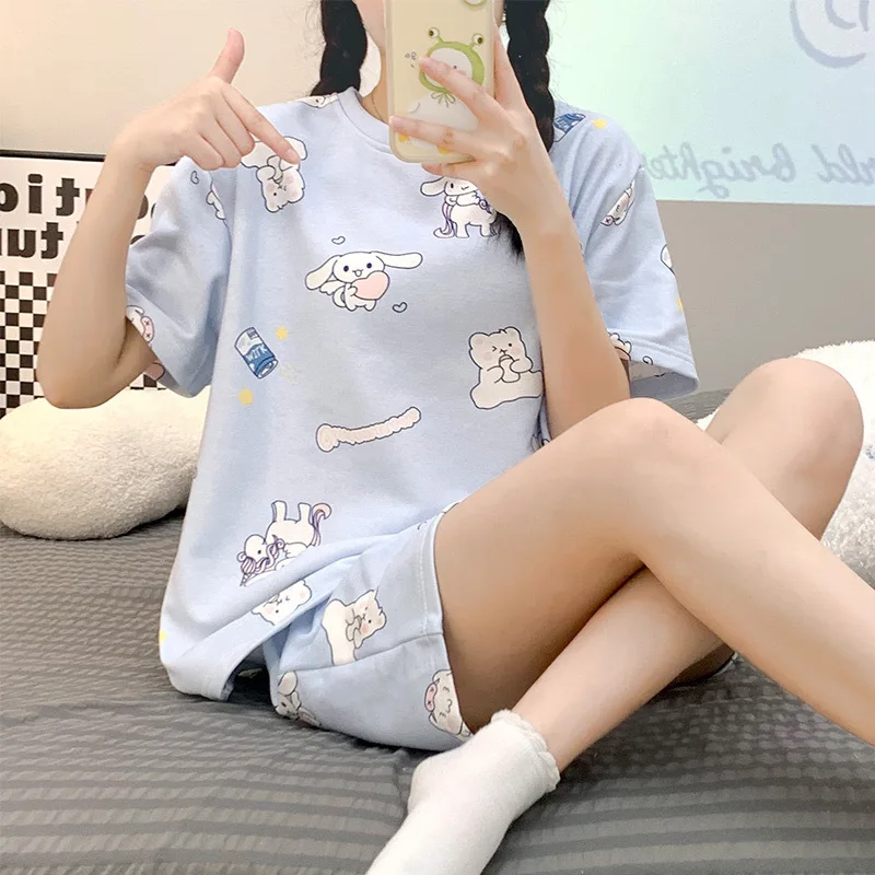 

Комплект из двух предметов Sanrio: новый милый, мягкий и удобный домашний костюм с мультяшным принтом для мальчиков и девочек, пижама, одежда для дома, подарок