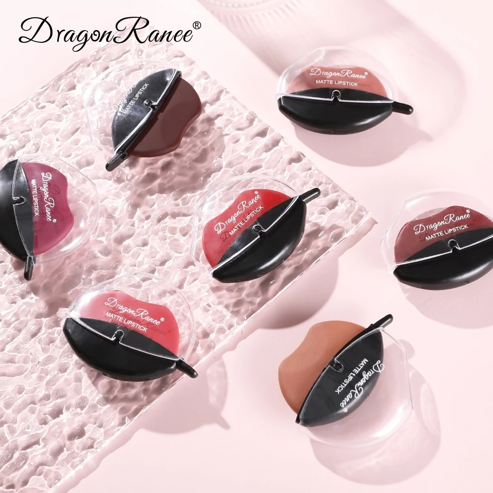 يمكن صنع أحمر الشفاه الكسول في المكياج، ليس من السهل أن يبهت، ليس من السهل تلطيخها، أحمر شفاه مرطب يدوم طويلاً، حصيرة مرطبة