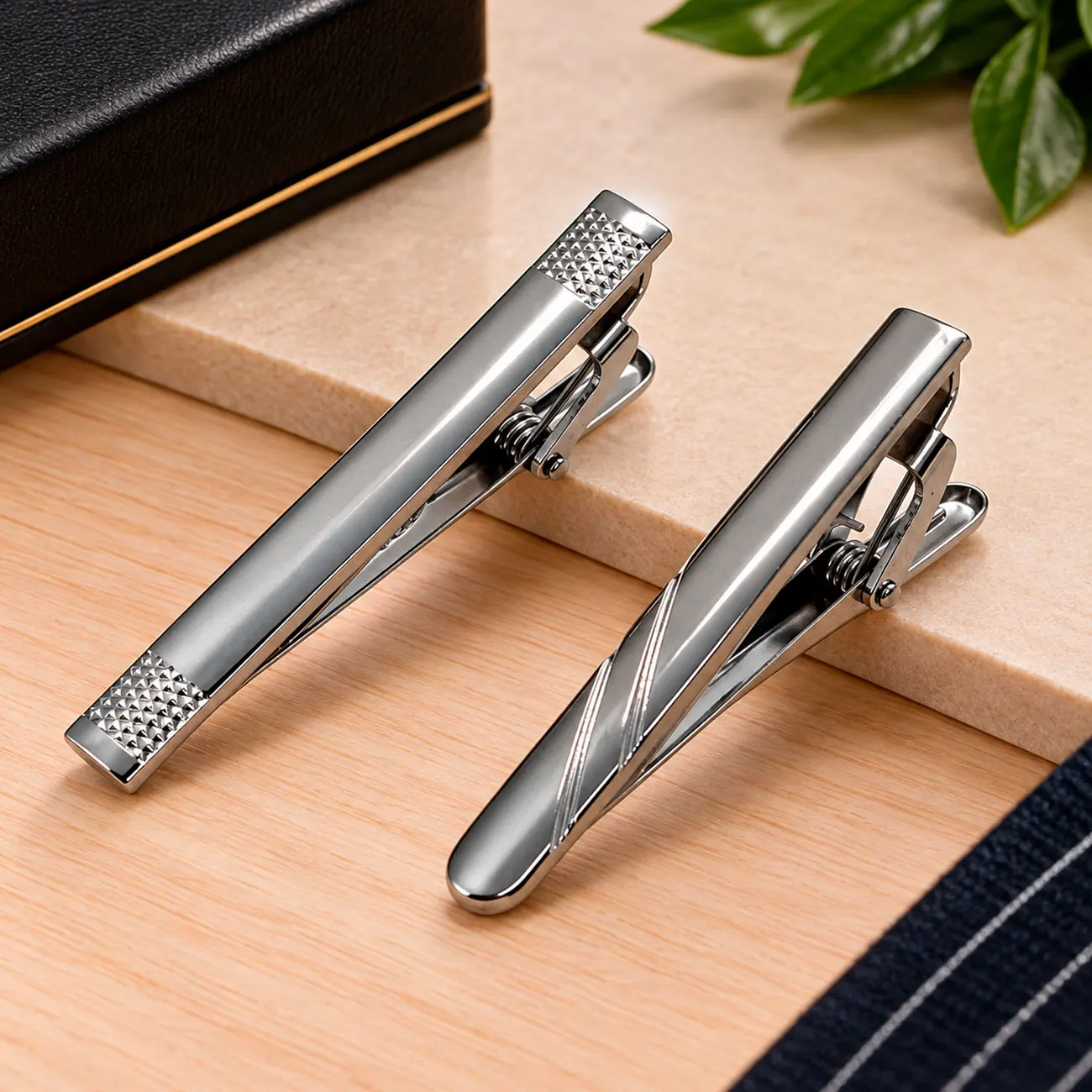 kit-prendedor-slim-prateado-para-gravata-5cm-02-unidades