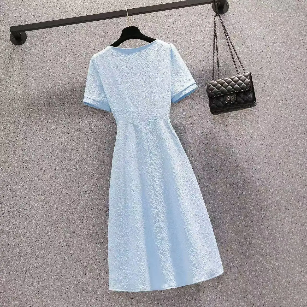 Nowa Sukienka Damska z Żakardowego Szyfonu w Temperamentnym Stylu, Letnia Moda, Kwadratowy Dekolt, Krótki Rękaw, Dopasowana Sukienka Midi, Słodka Sukienka Biurowa