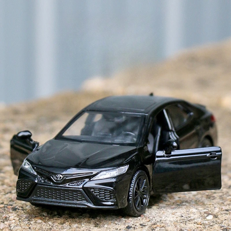 1:36 Toyota Camry XSE High Simulation Pull Back Car Model Car Metal Diecast Alloy Toy Car for Kid Gifts Collection