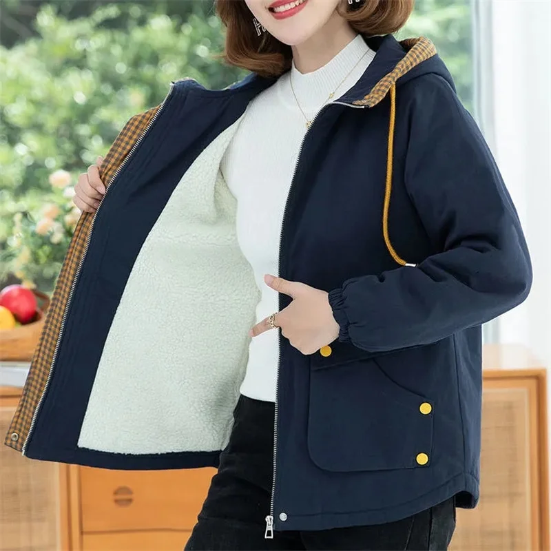 Fleece Jacket Women's Short 2025 Autumn Winter New Korean Version Loose Casual Hooded Middle-Aged Mother Warm Jacket Trend ZT271