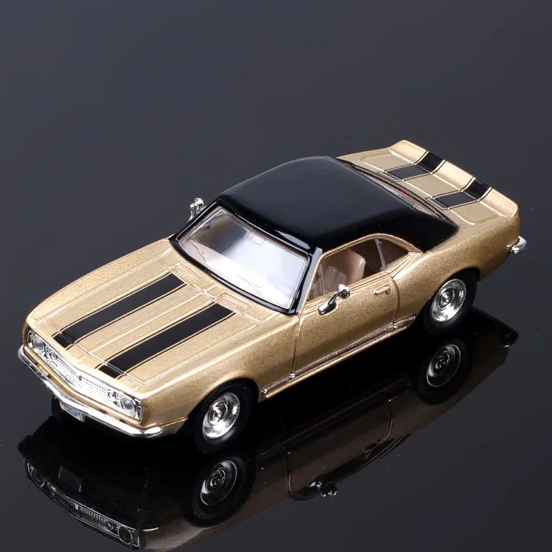 Road Signature 1/43 Scale Classic 1967 Chevrolet Camaro Z28 Diecast Metal Toy Vehicles Chevy Muscle Car Model Miniatures Yatming